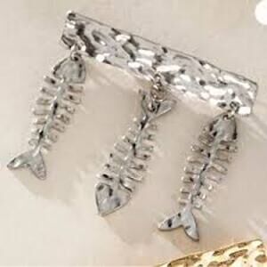 Free People Fish Outta Water Brooch - Silver